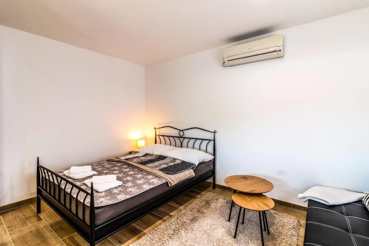 Studio Apartman Dunja Kastela